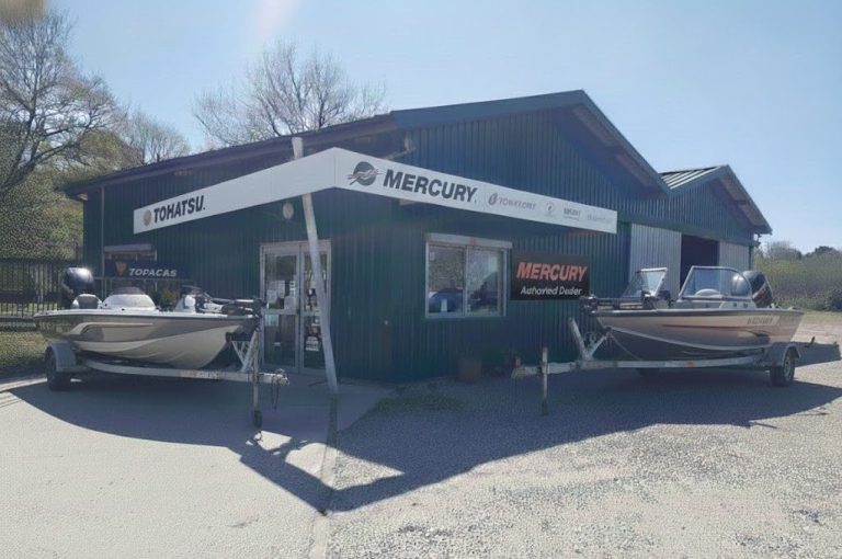 Façade du magasin Gastes Nautic - Concessionnaire Mercury et spécialiste bateaux de pêche dans les Landes